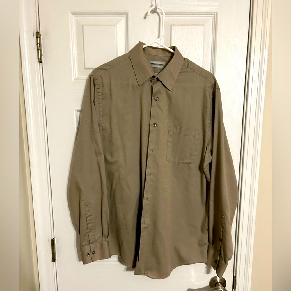 Men’s Beige Van Heusen Dress Shirt in Size 16 34/35. Textured!